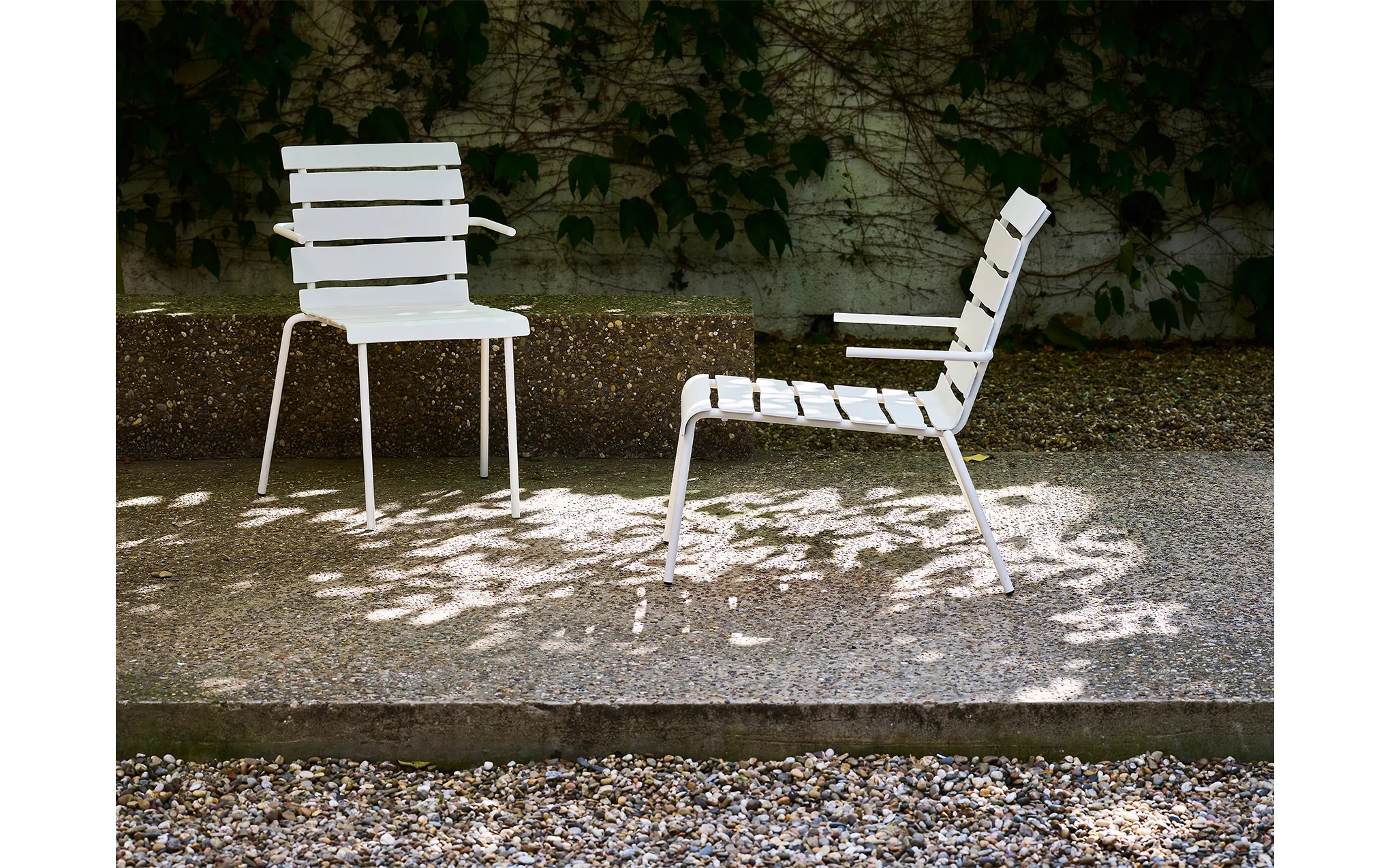 Aligned lounge chair - Image 5