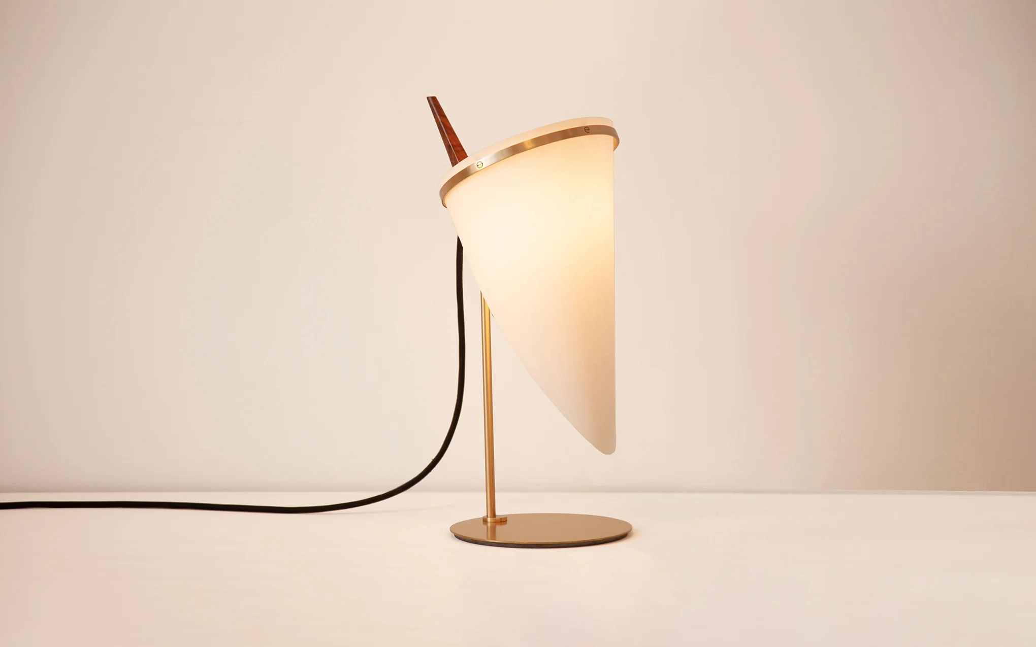 Armitage accent lamp