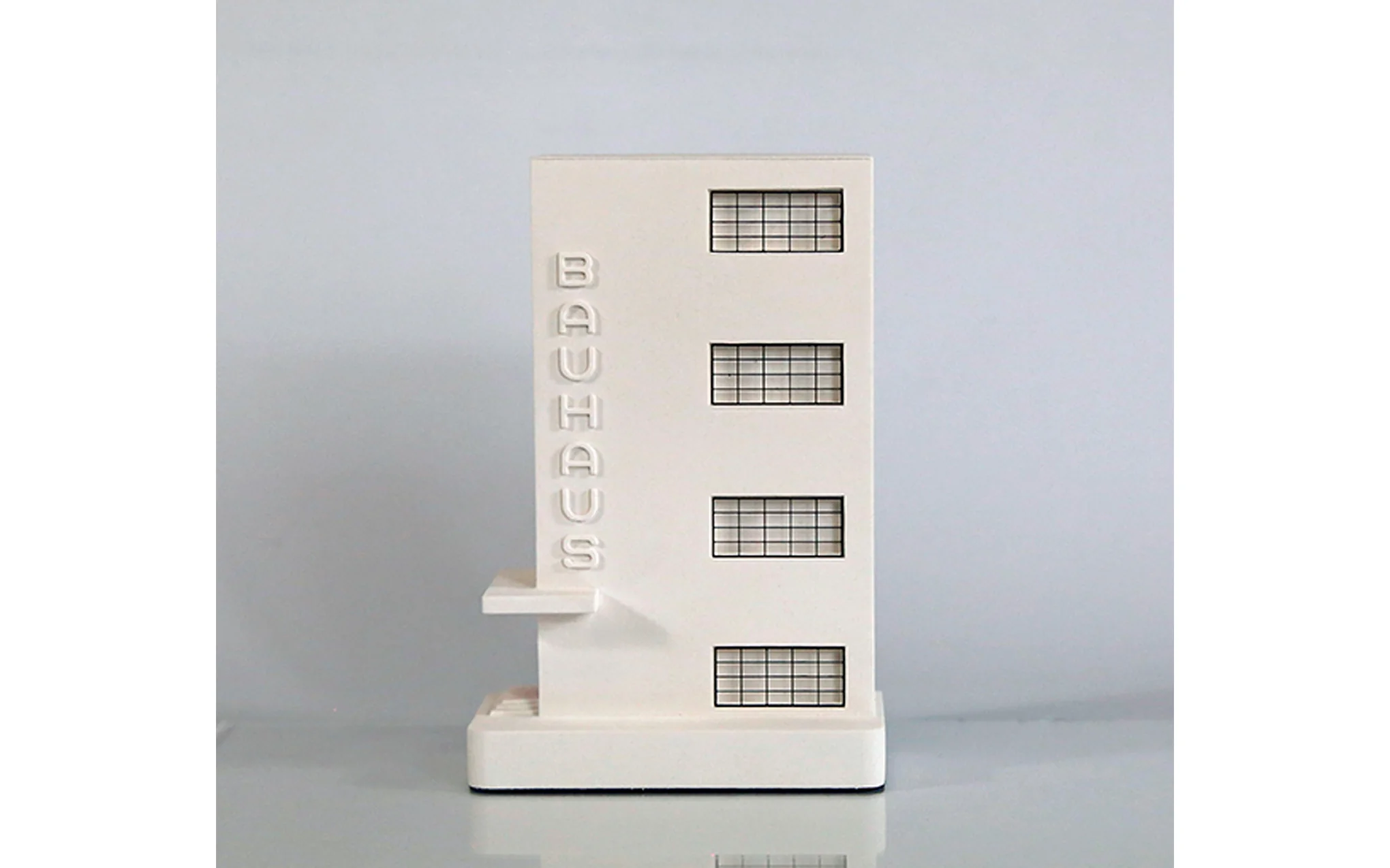 Bauhaus Dessau model building - Image 4