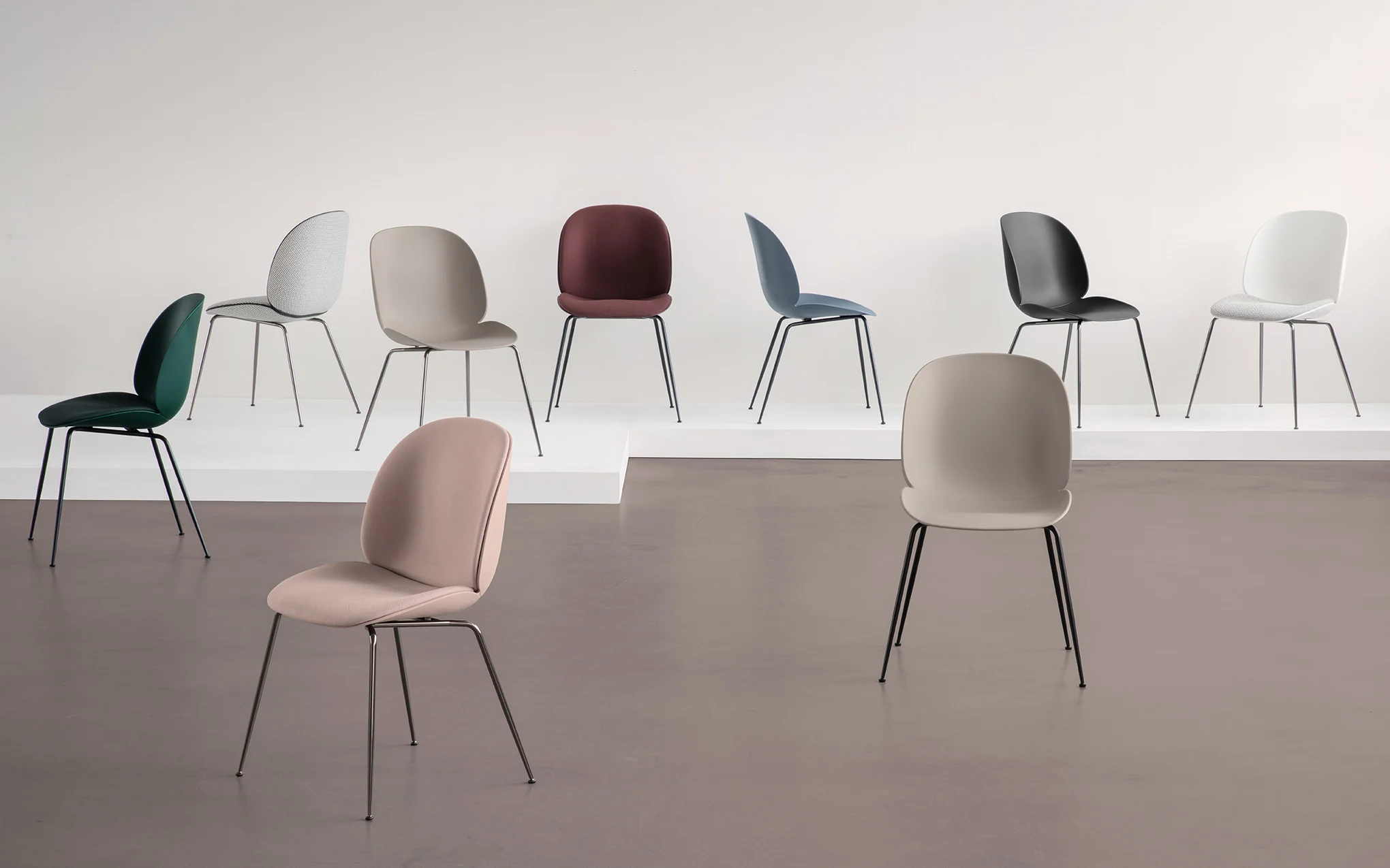 Beetle dining chair - un-upholstered with conic base - Image 17