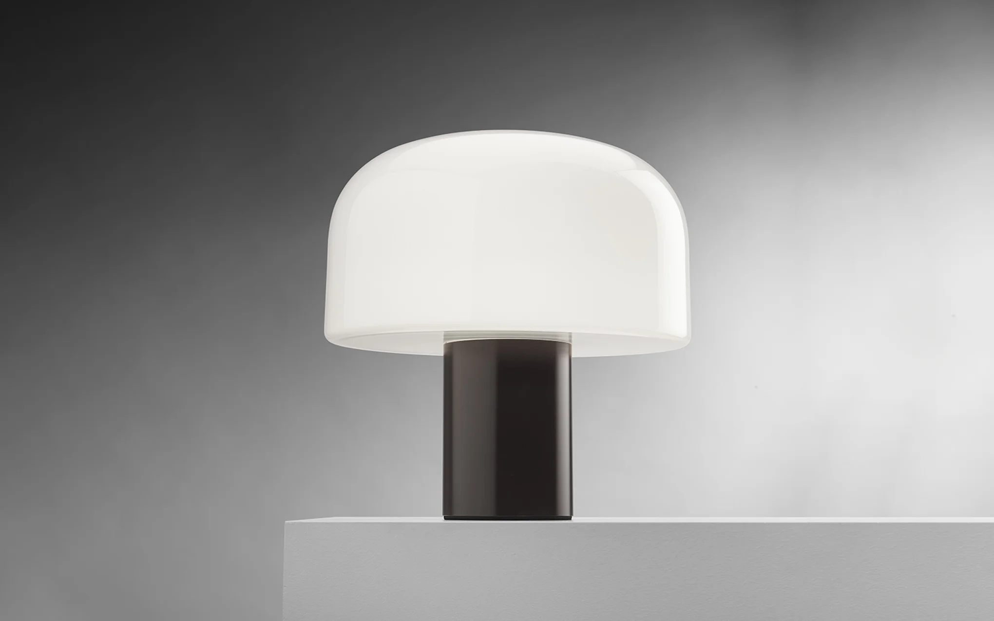 Bellhop Glass T table lamp - Image 7