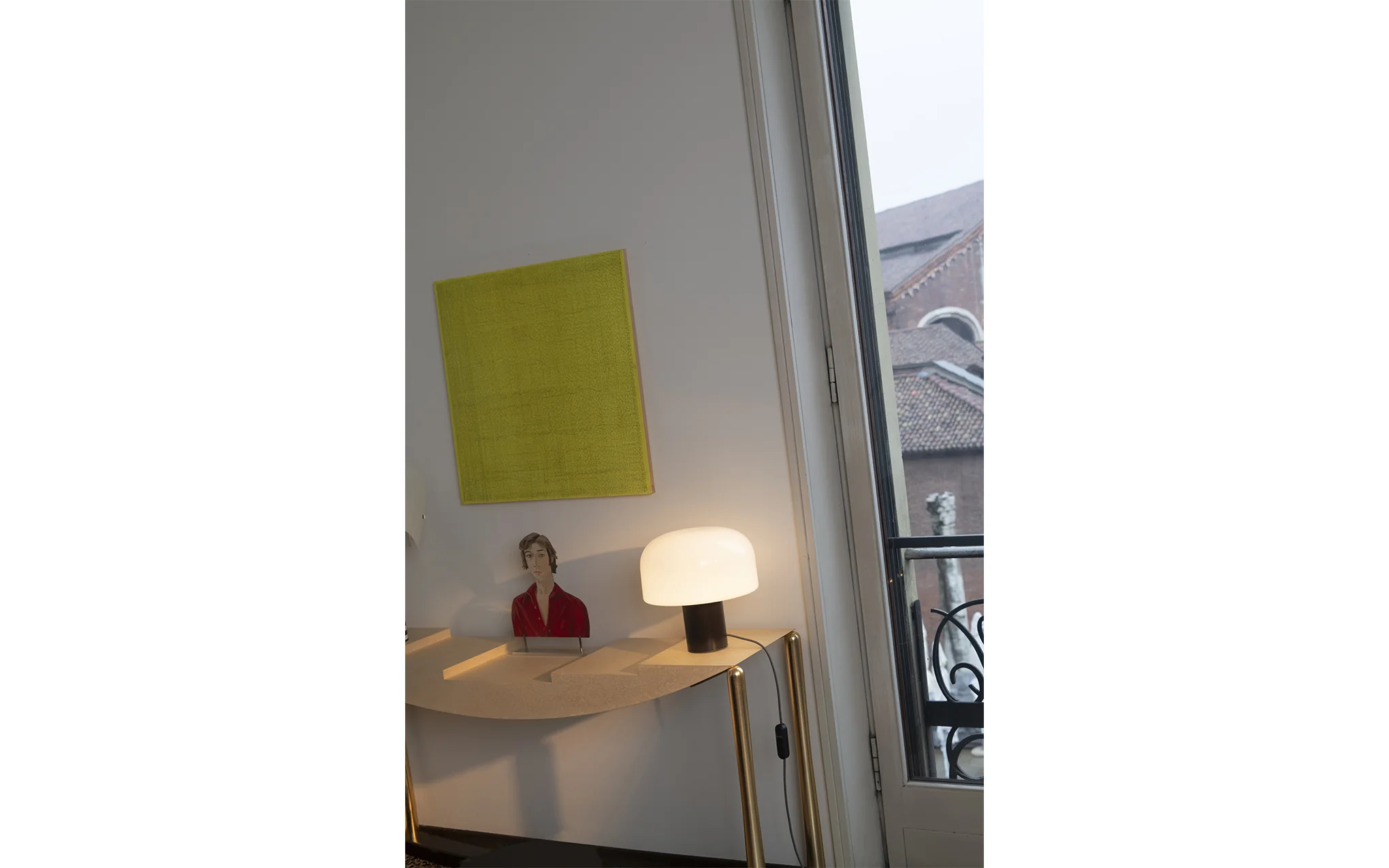 Bellhop Glass T table lamp - Image 9
