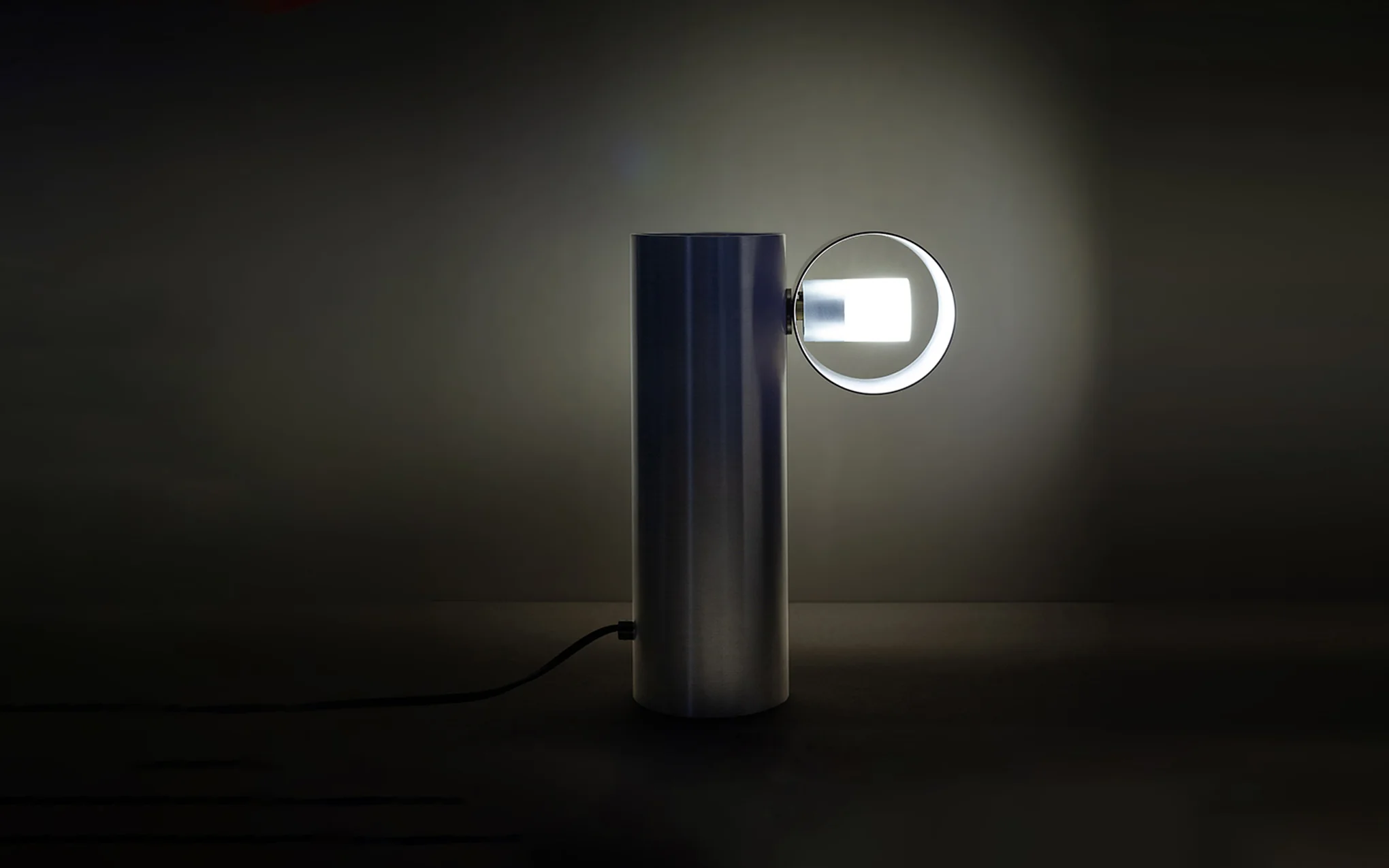 Clearance Drum D2 desk lamp - brushed aluminium - Image 6