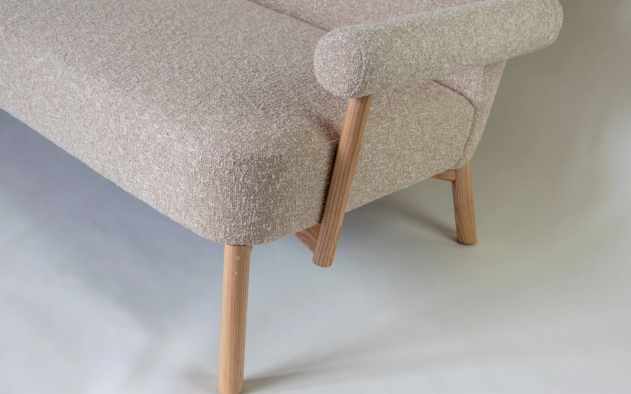 Colemore three seat sofa - Image 5