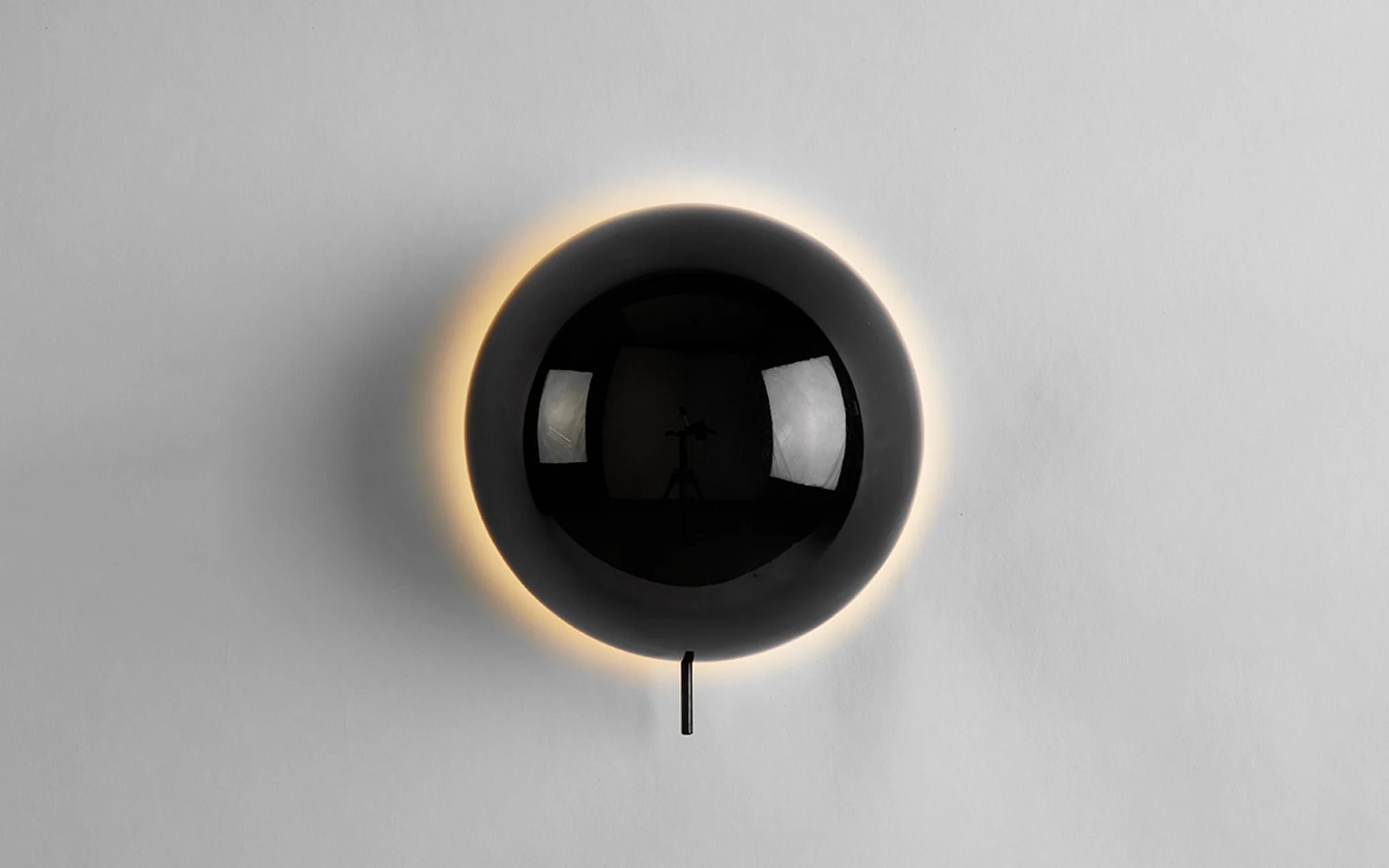 Eclipse fixed wall sconce