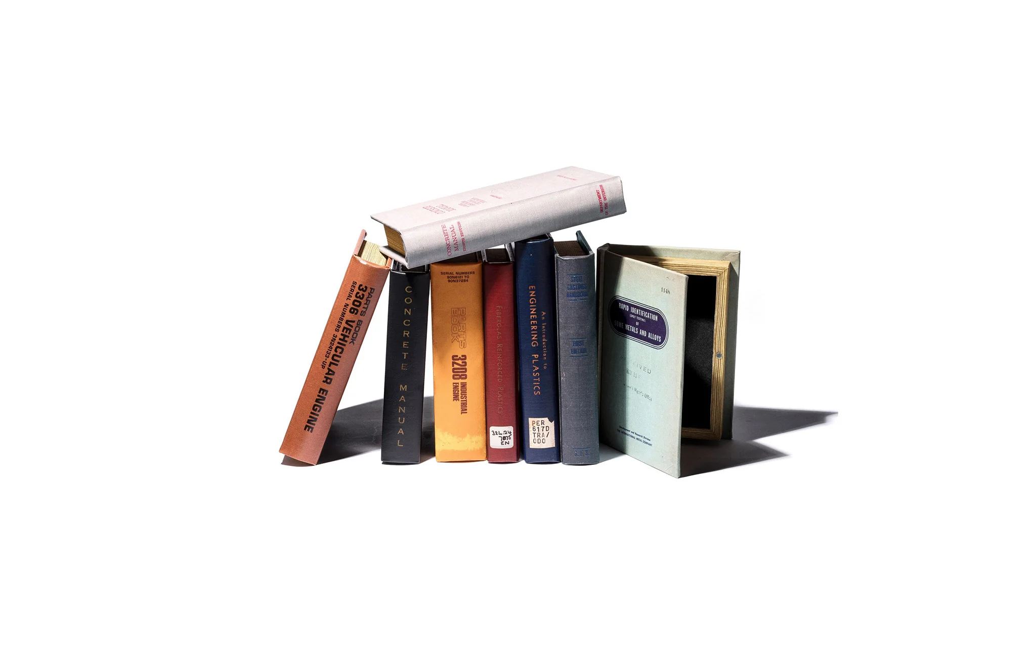Empty book in light grey - Steel Casting - Image 6