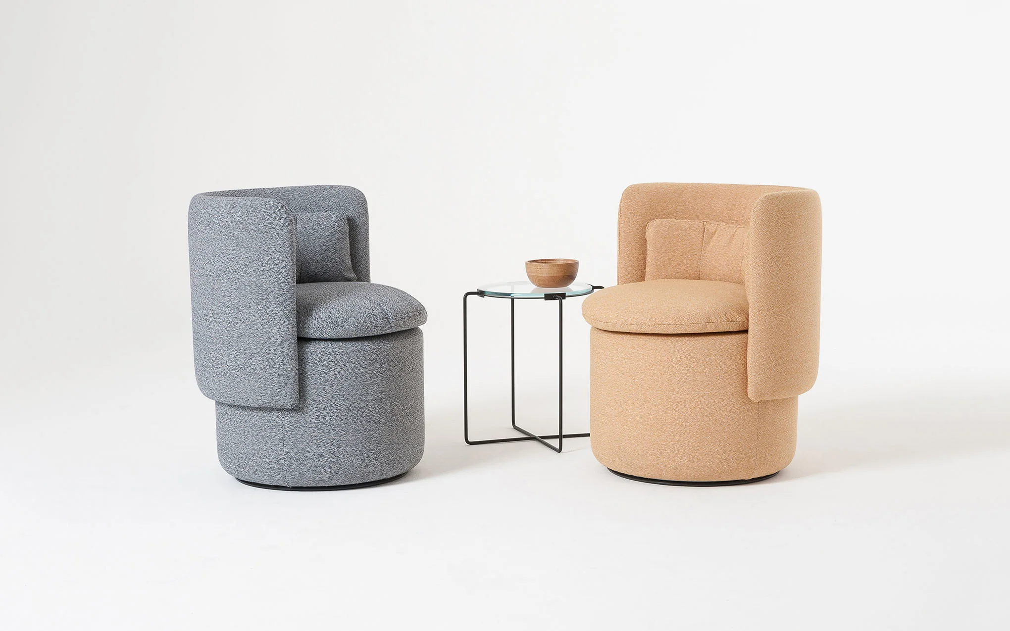 Group cocktail chair with swivel base - Image 10