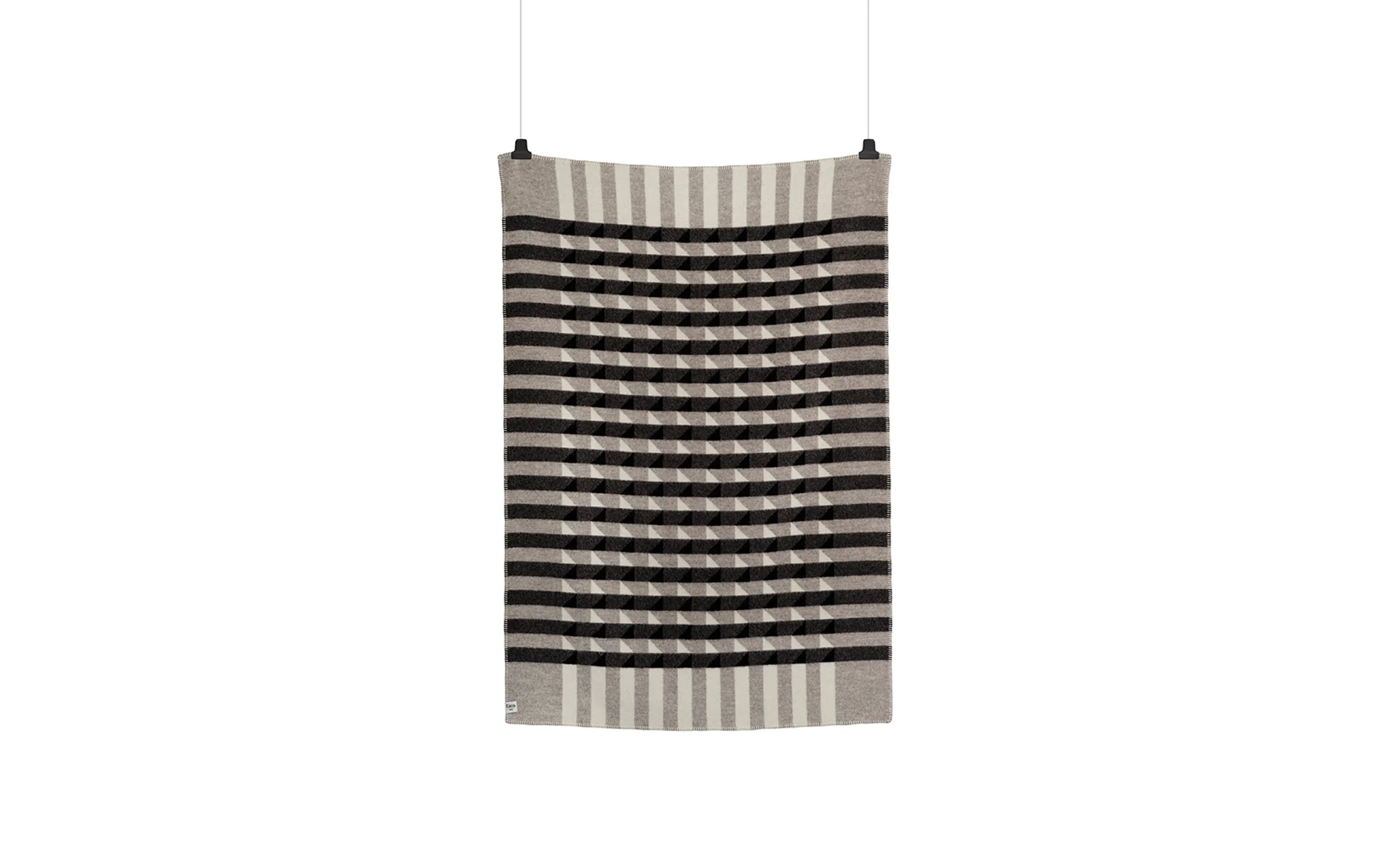Kvam throw - greyscale - Image 3
