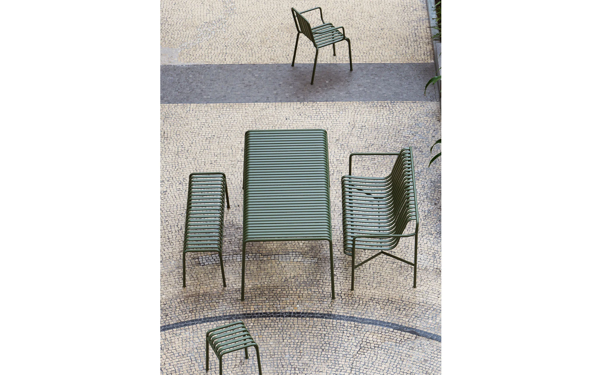 Palissade table - Image 19