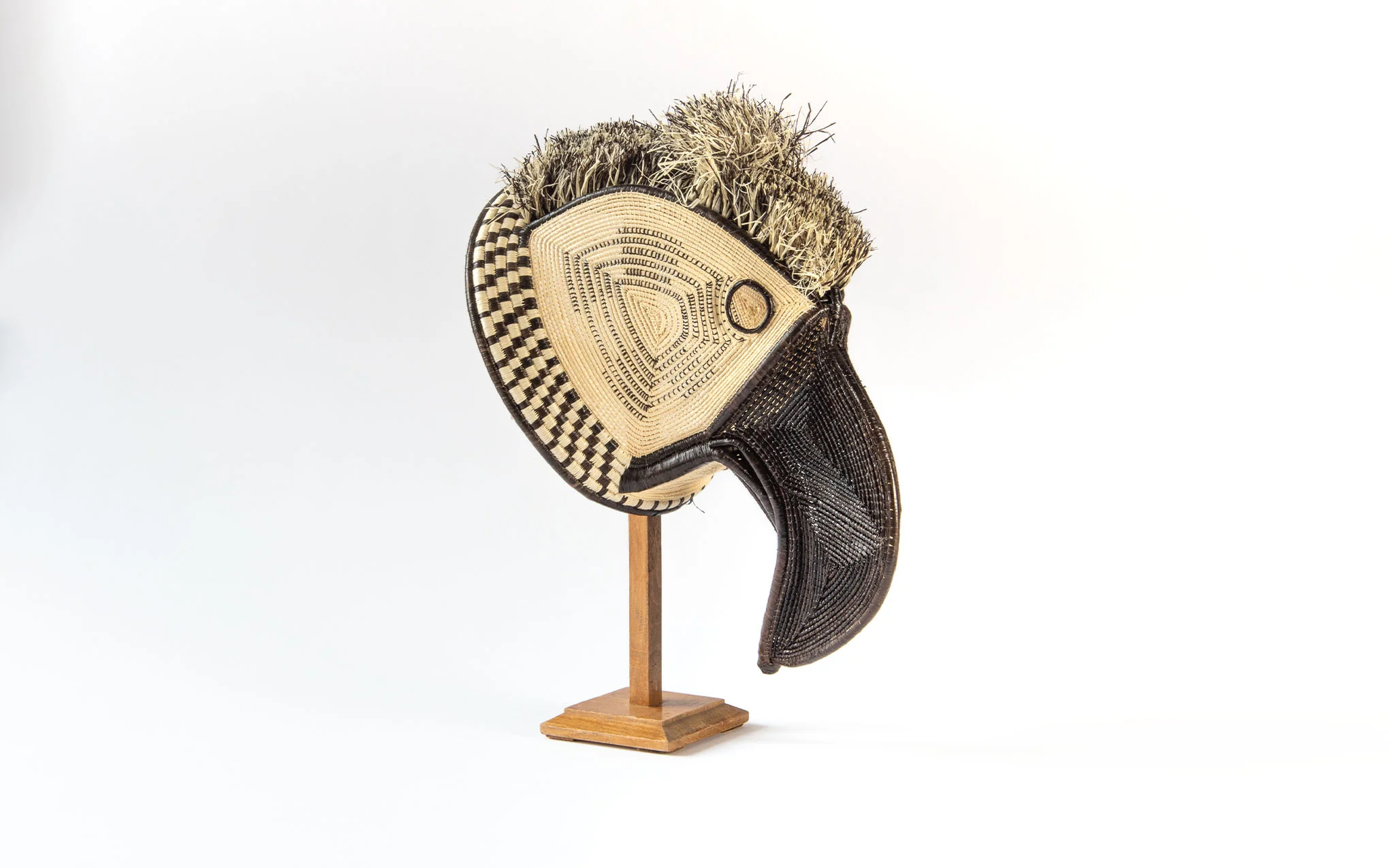 Panamanian ceremonial bird mask - Image 3