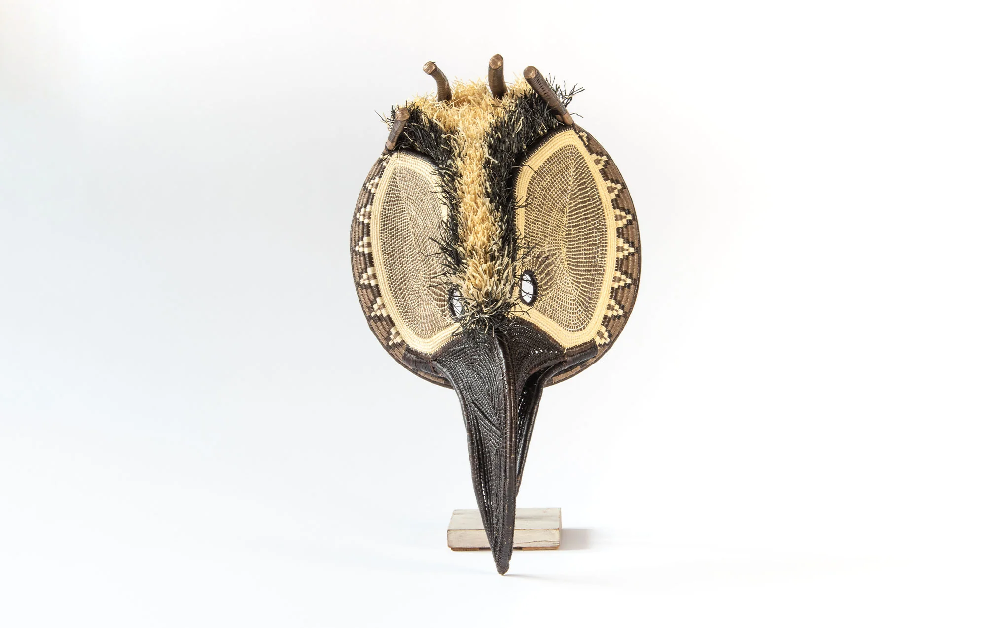 Panamanian ceremonial bird mask - Image 4