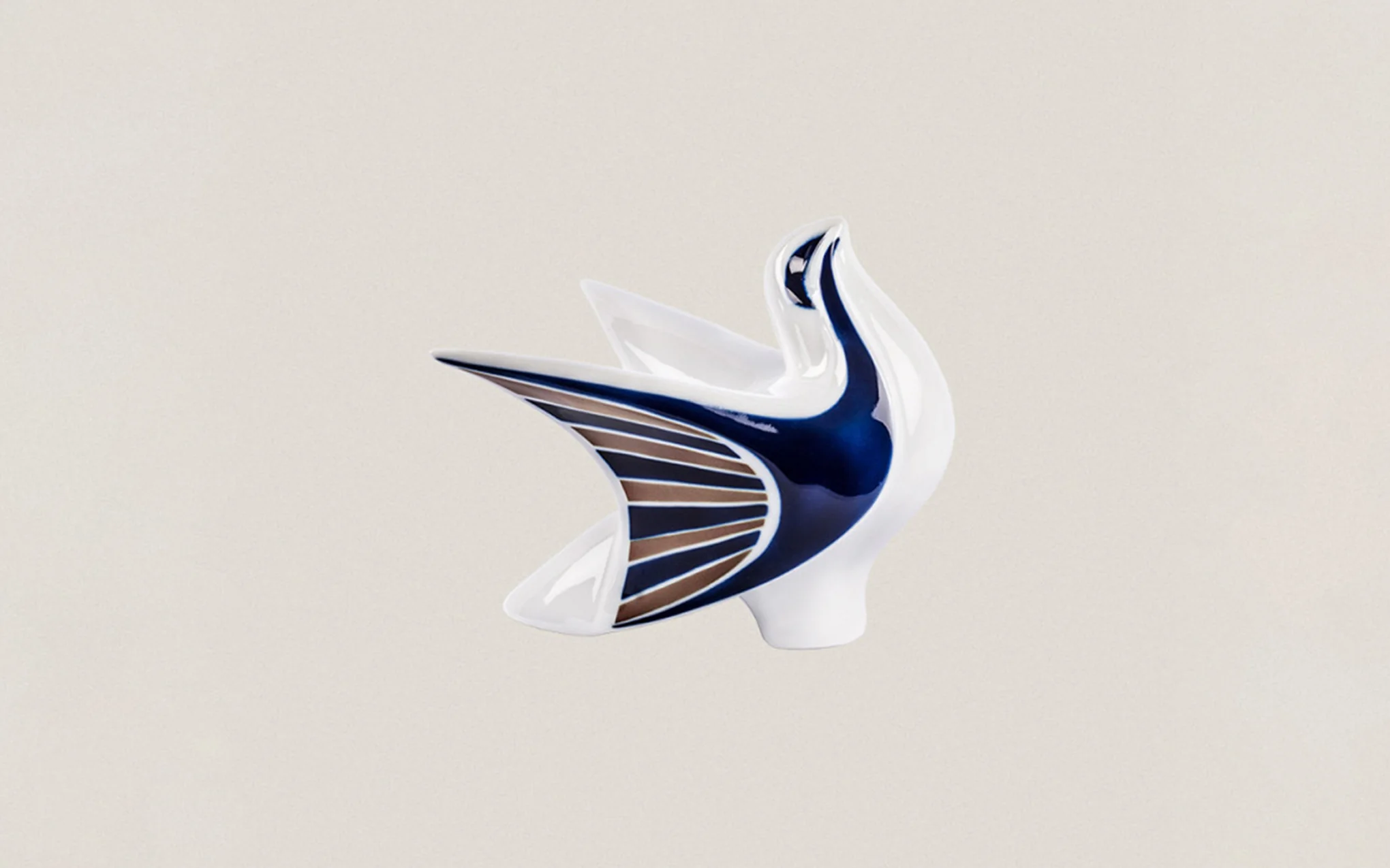 Porcelain figure - pigeon No. 3