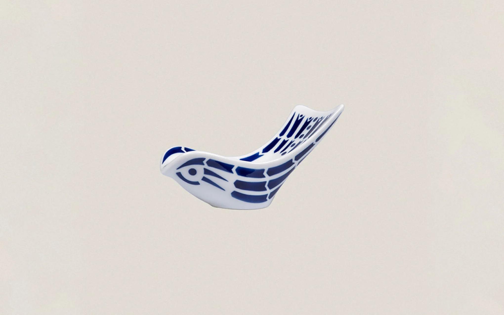 Porcelain figure - turtle dove
