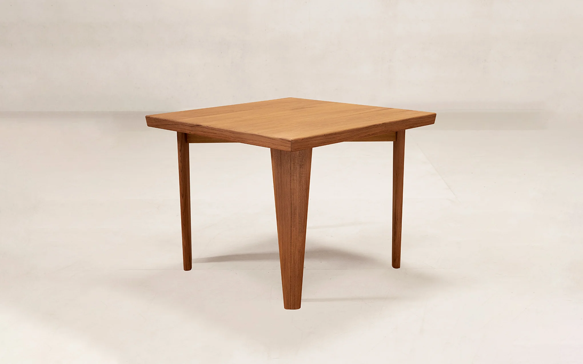 Square table - Image 2