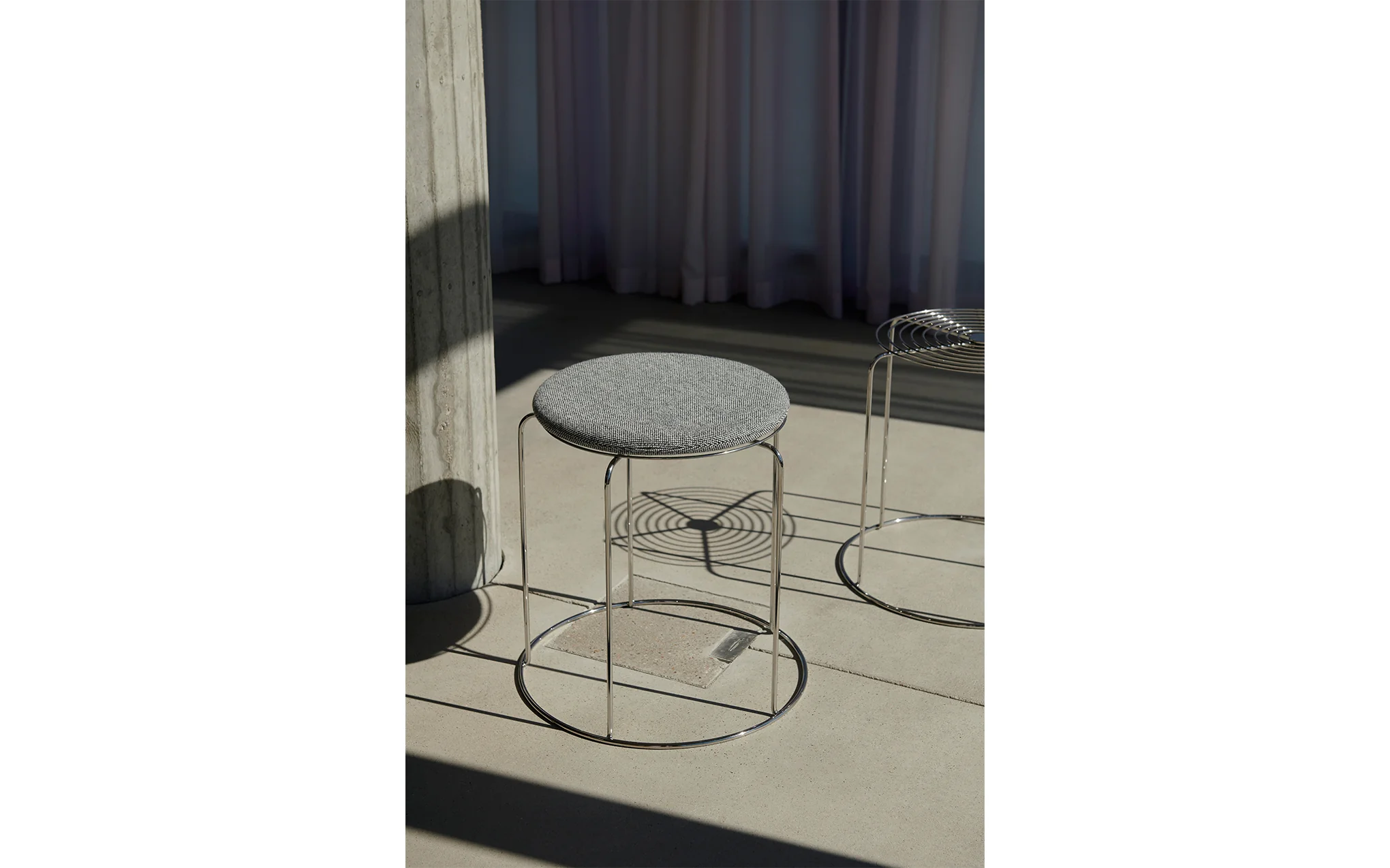 Wire stool - Image 14